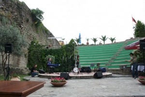 castle-stage